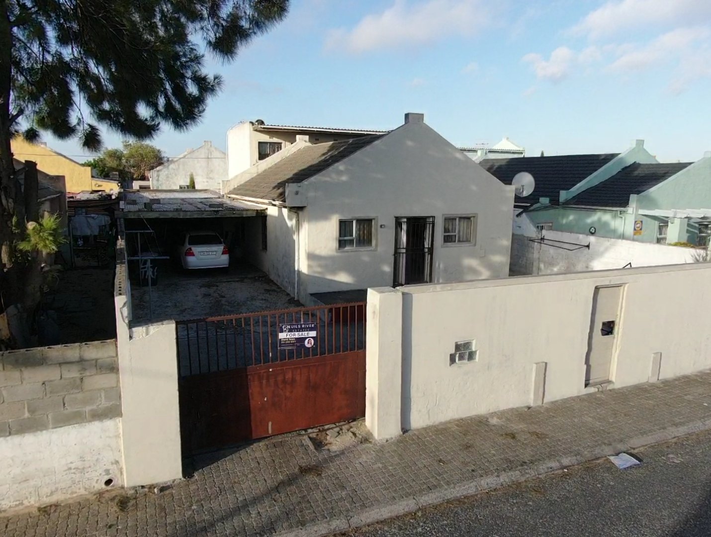 8 Bedroom Property for Sale in Malibu Village Western Cape